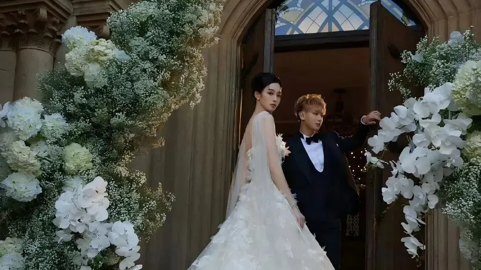 盈胜优配 明星婚礼，越“狼狈”越真实？