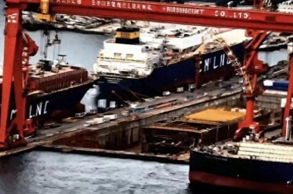 第一资本 004型航母成型？排水量可能超过12万吨？比福特级航母还要大